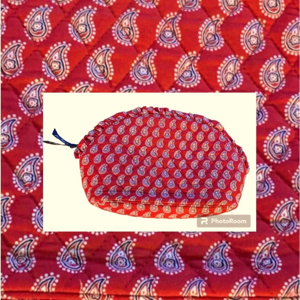 Very Bradley Large Red Paisley Bag  adorable Red White Blue Very Good Condition
